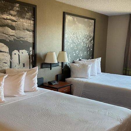 Super 8 By Wyndham Colorado Springs Airport Motell Exteriör bild